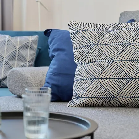 Beautiful & Bright Krynicka For 3 Guests By Renters Apartment Breslau