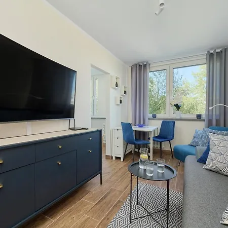 Beautiful & Bright Krynicka For 3 Guests By Renters Apartment *
