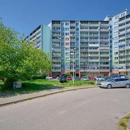 Beautiful & Bright Krynicka For 3 Guests By Renters Apartment Breslau