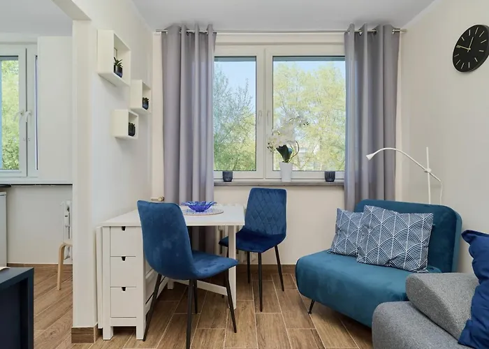 Beautiful & Bright Krynicka For 3 Guests By Renters Appartement