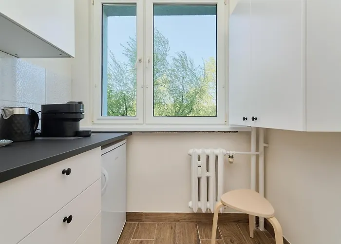 Beautiful & Bright Krynicka For 3 Guests By Renters * Wrocław