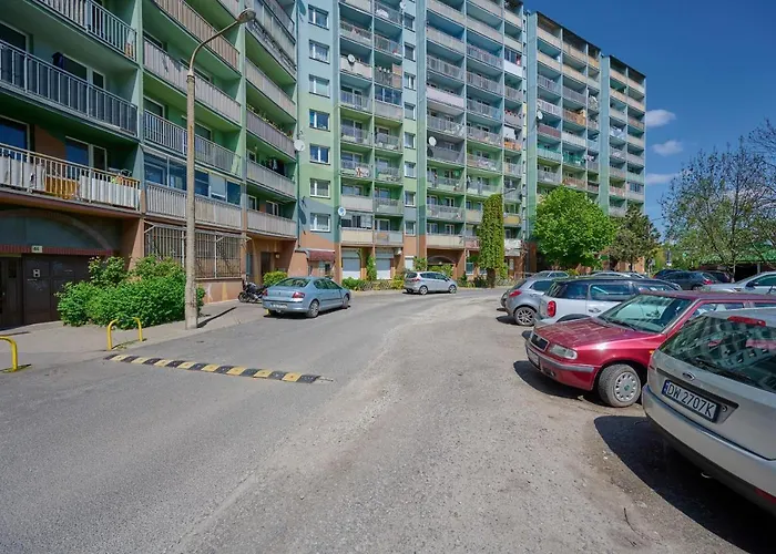 Beautiful & Bright Krynicka For 3 Guests By Renters Wrocław