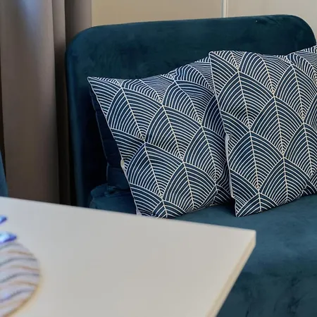 Beautiful & Bright Krynicka For 3 Guests By Renters Apartment *