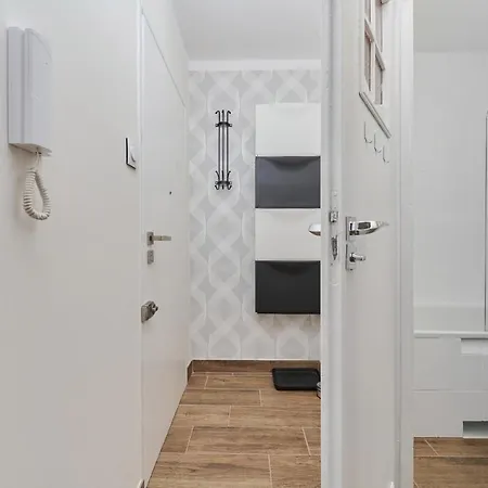 アパート Beautiful & Bright Krynicka For 3 Guests By Renters *